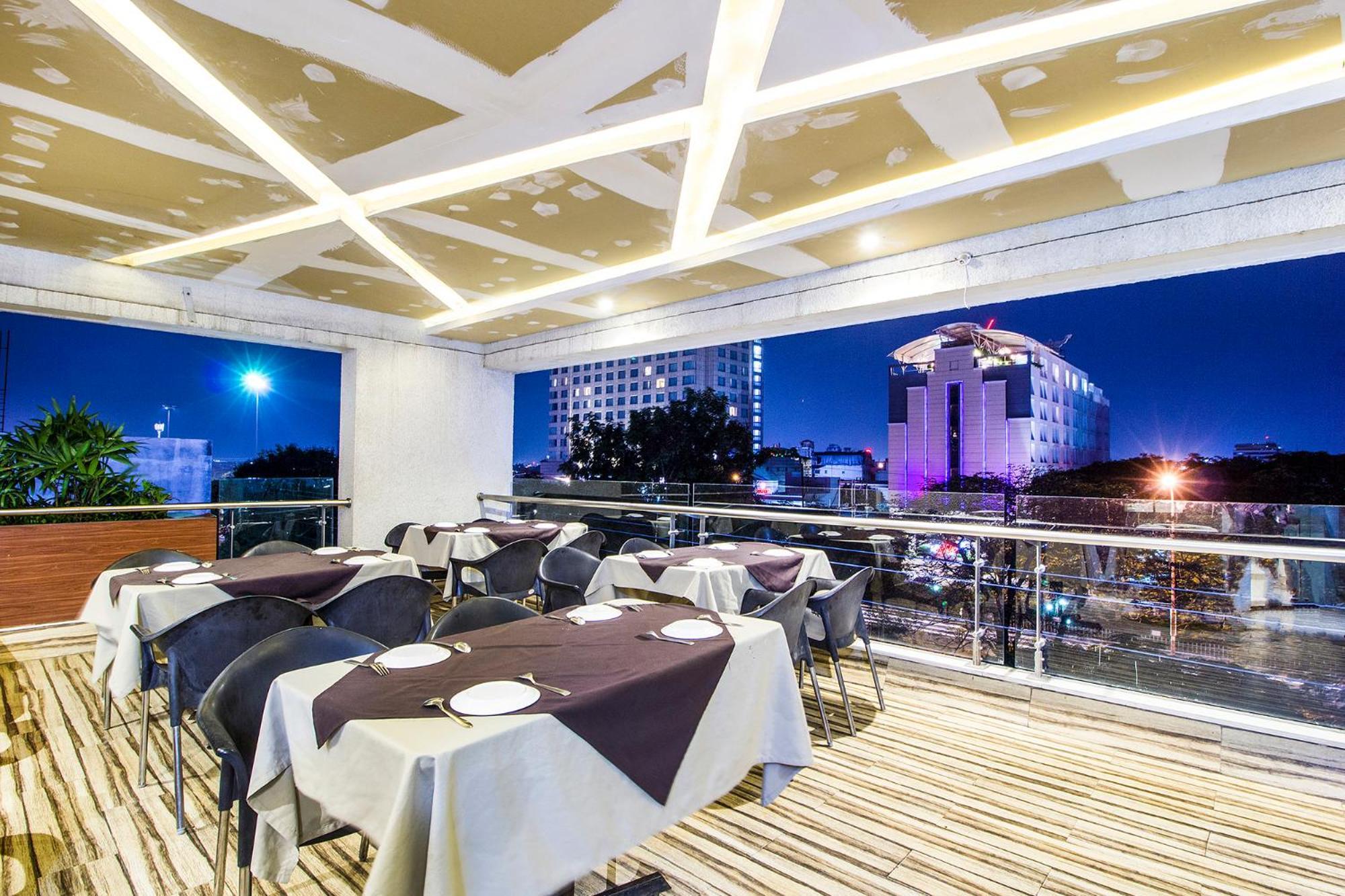 Fabhotel Prime Avenue Индор Екстериор снимка
